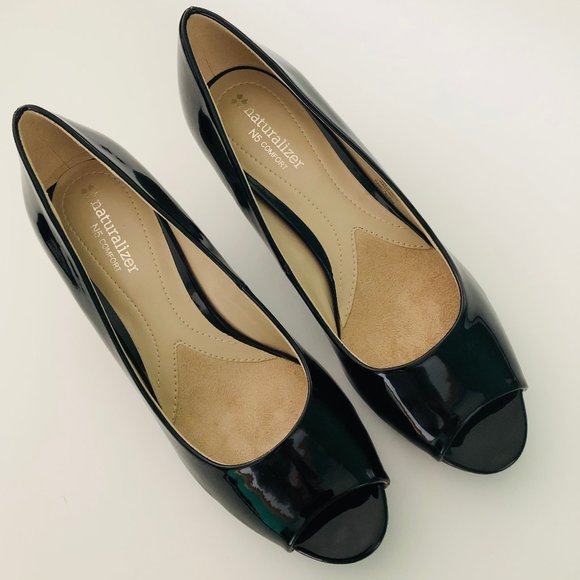 NATURALIZER Black Patent Peep Toe Kitten Heels 7M - Picture 2 of 6
